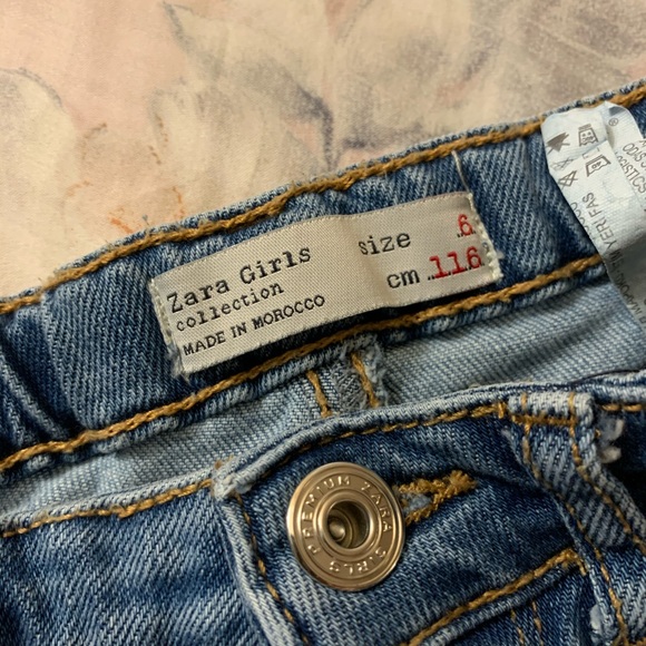 Soft and stretchy Zara raw hem jeans - Picture 2 of 4